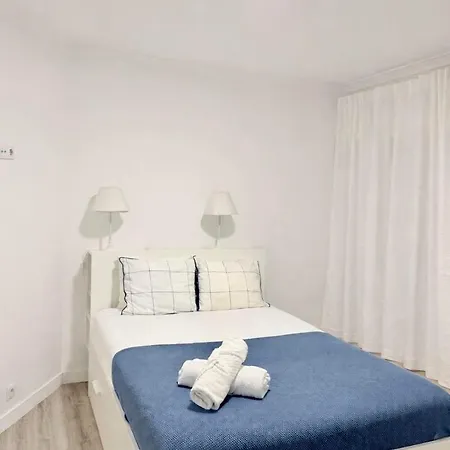Apartment Comfortable 3 Bedroom Santa Apolonia