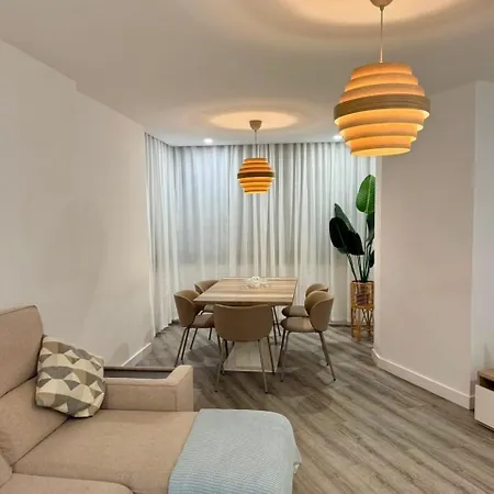 Comfortable 3 Bedroom Santa Apolonia