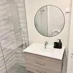Comfortable 3 Bedroom Santa Apolonia Lisboa